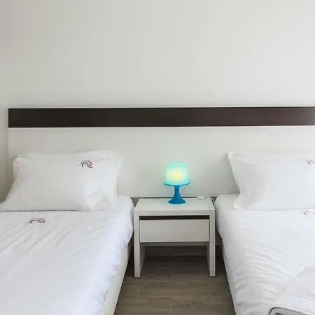 Vitamin Sea, The Sea View *